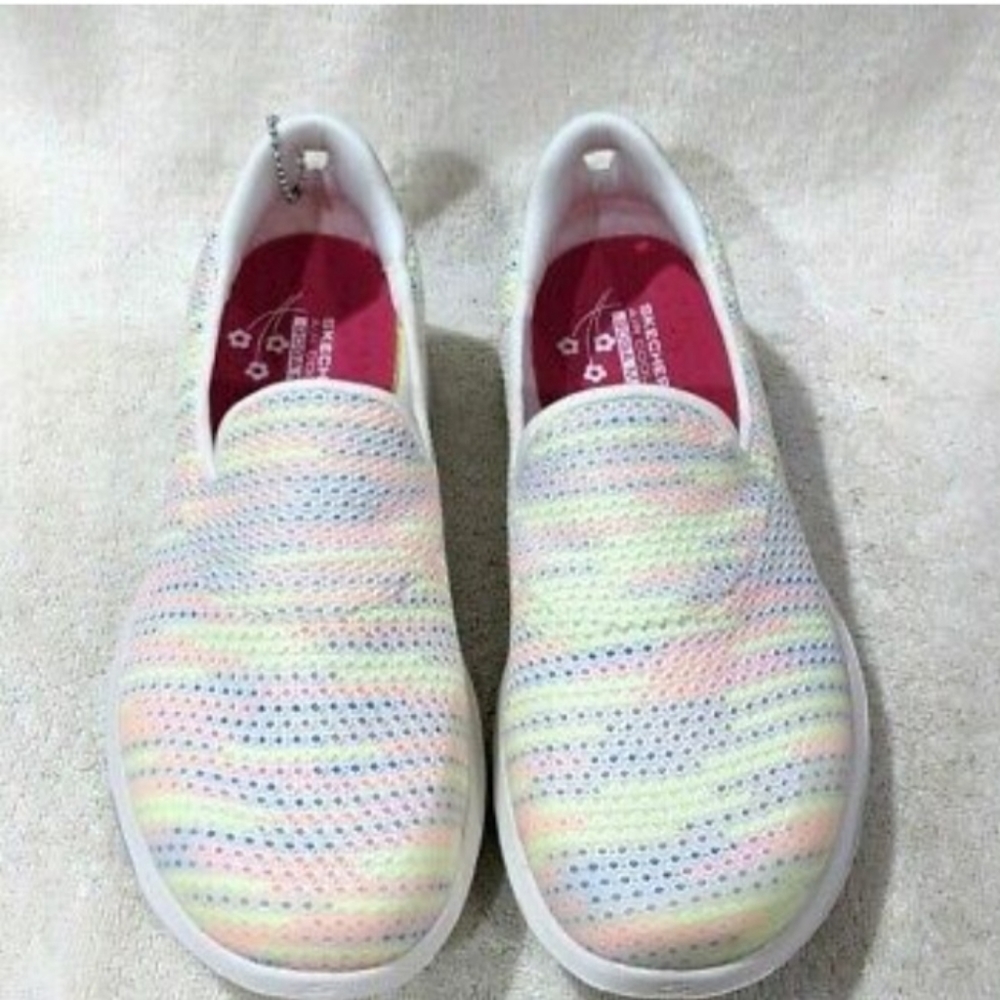 SKECHERS GO WALK